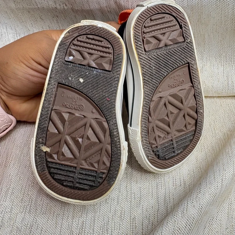 Kids Converse ALL STAR Dr Seuss Horton Hears Who Black Orange Sneakers Size  2